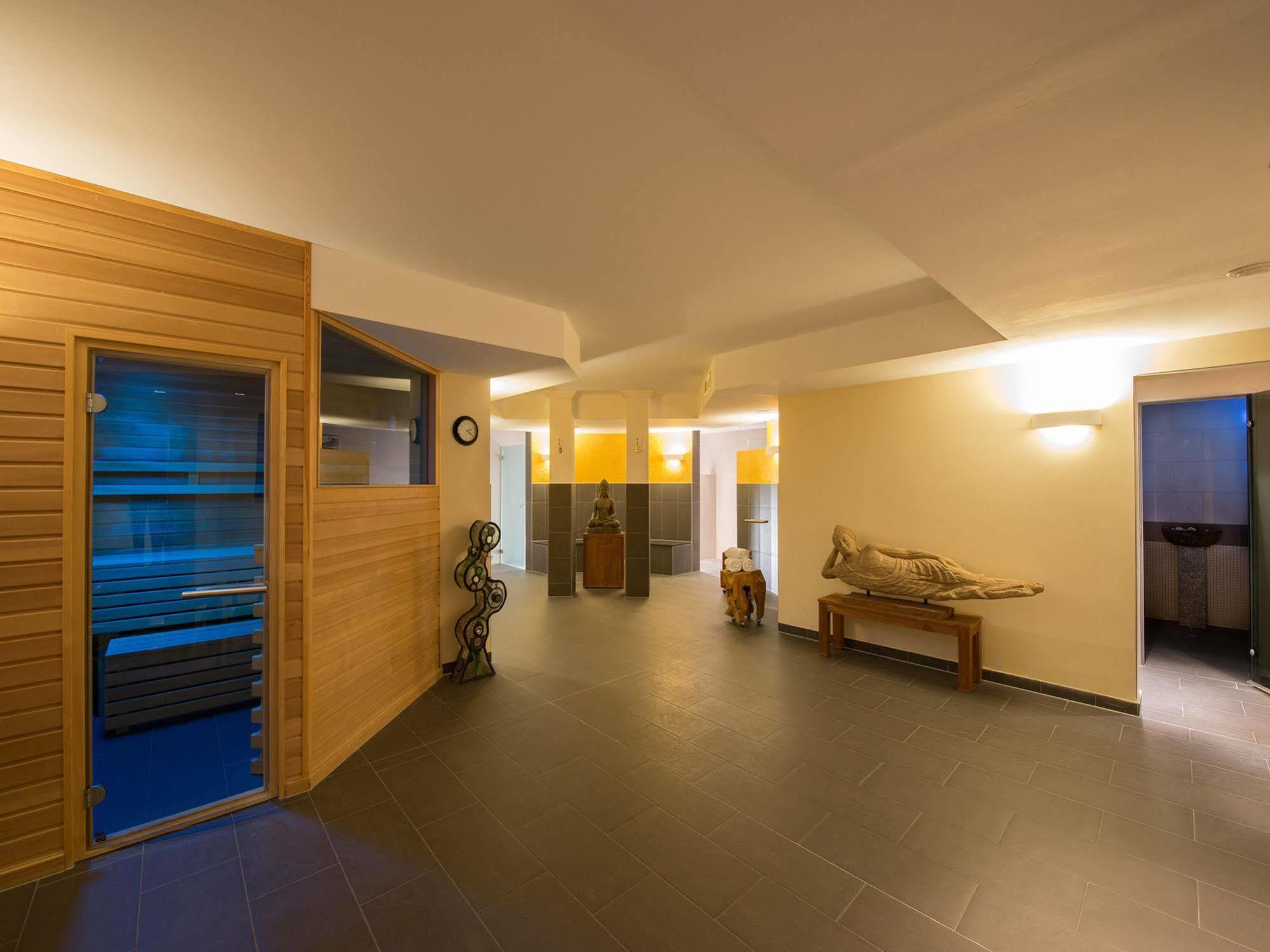 Aparthotel Ostseeperle Glowe - Schoen Gestrandet エクステリア 写真
