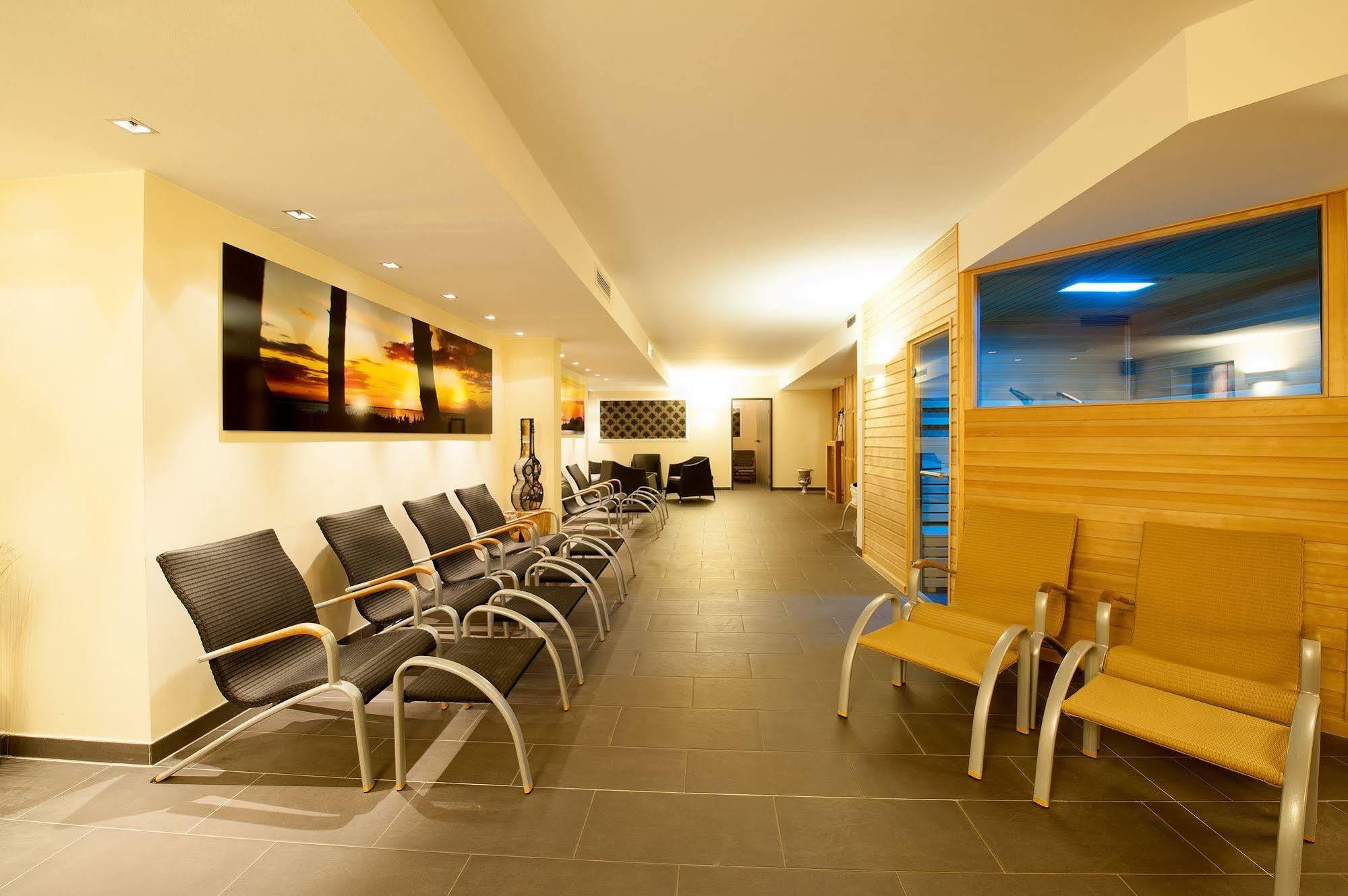 Aparthotel Ostseeperle Glowe - Schoen Gestrandet エクステリア 写真